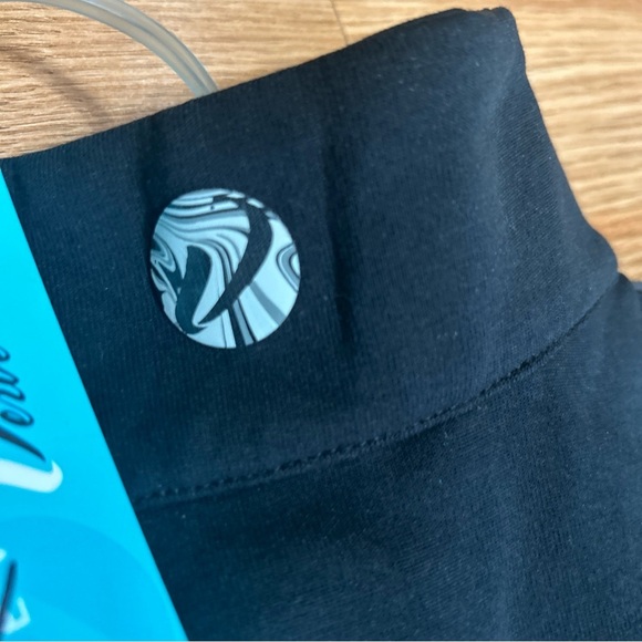 NWT WOMEN'S LEVELWEAR VERVE MADISON VEST, SIZE: XL, COLOR: BLACK/CHARCOAL - Picture 9 of 9